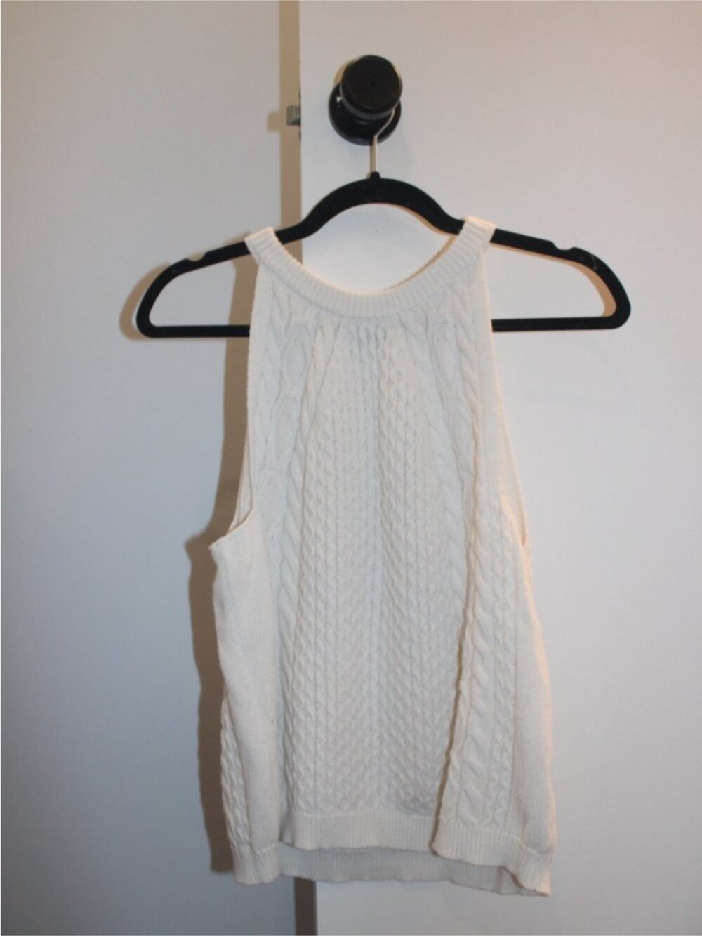 White Cable-Knit Halter Crop Top - Picture 2 of 2